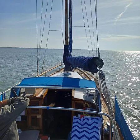 Atypique Botel Le Grau-du-Roi